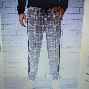 NWOT.  Men’s plaid Drawstring Waist Jogger Pants.  Size M